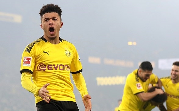 Dortmund sẵn sàng tăng lương khủng "trói chân" Jadon Sancho